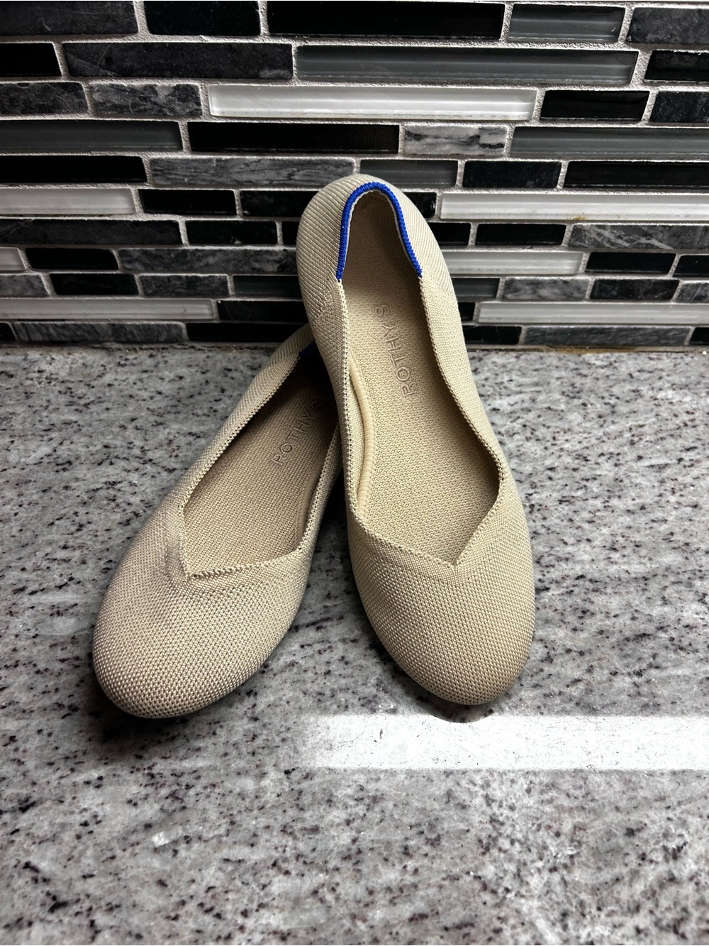 Rothy’s Women's Cream Knit Slip-On Ballet Flats with Blue Heel Trim size 8
